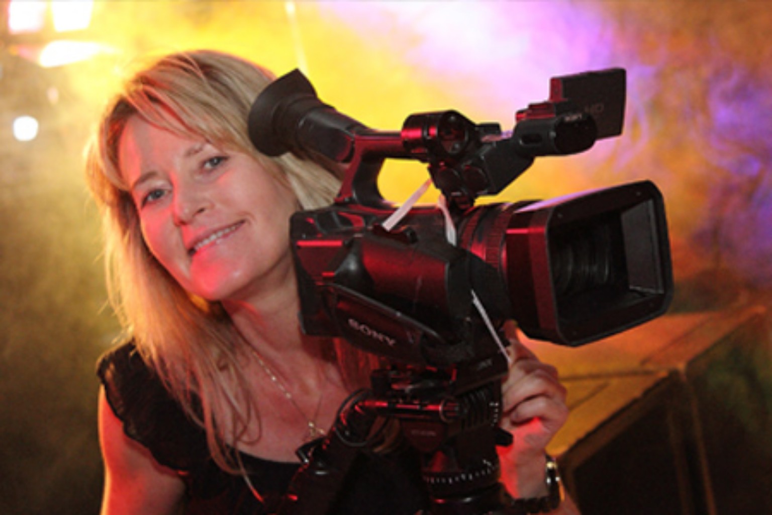 Marion mit Videokamera